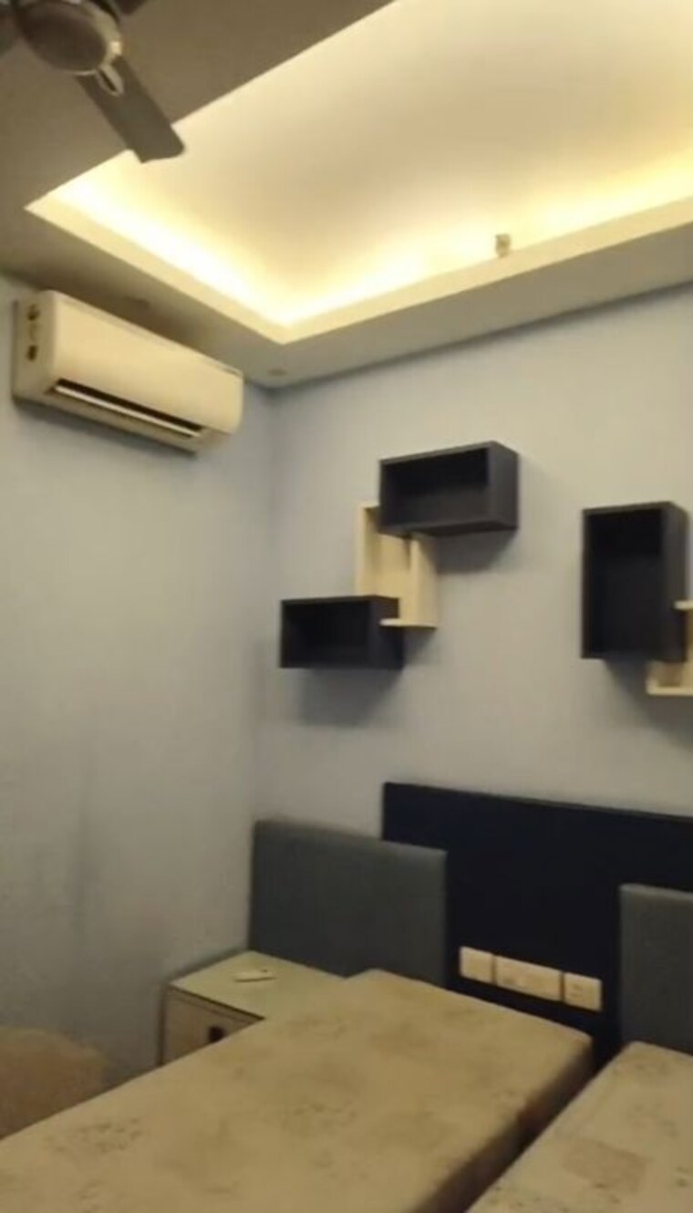 Room, emaar-mgf-the-palm-drive-villas 3 Bedroom 1950 Sq.Ft. Apartment In Sector 66 Gurgaon 10715538