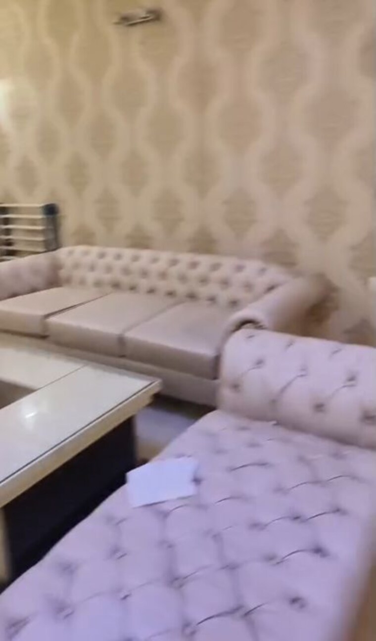 Living Room, emaar-mgf-the-palm-drive-villas 3 Bedroom 1950 Sq.Ft. Apartment In Sector 66 Gurgaon 10715538