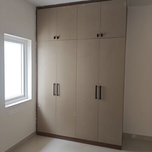 Room in 3 BHK Apartment at Raghuram The Vue Residences, Puppalaguda – for Rent