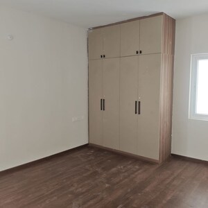 Room in 3 BHK Apartment at Raghuram The Vue Residences, Puppalaguda – for Rent