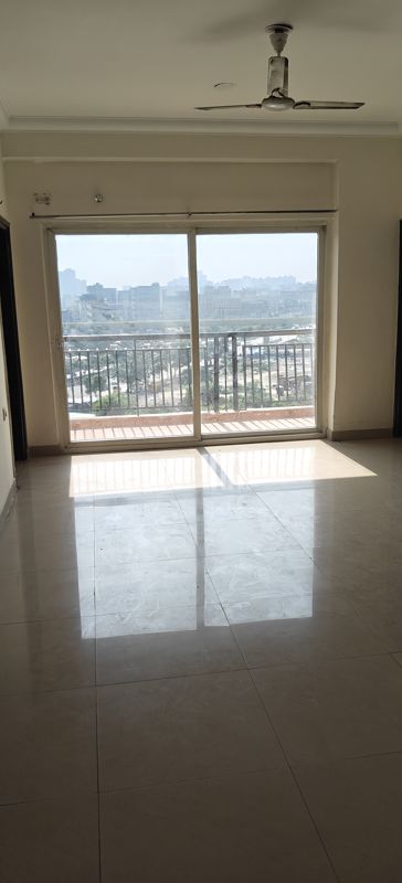 Room in 3 BHK Apartment at Antriksh Golf View, Sector 78 – for Rent
