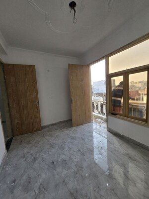 Room in 1 BHK Apartment at Saket – for Rent