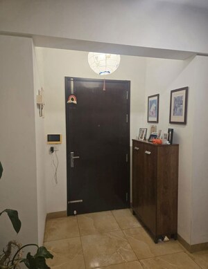 Room in 2 BHK Apartment at Arge Helios, Hennur Road – for Rent