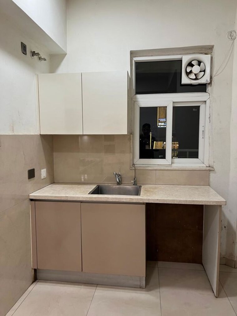 Kitchen, emaar-palm-hills 3 Bedroom 1450 Sq.Ft. Apartment In Sector 77 Gurgaon 10715590