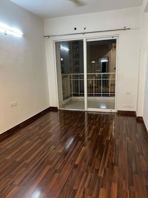 Room in 3 BHK Apartment at Emaar Palm Hills, Sector 77 – for Rent