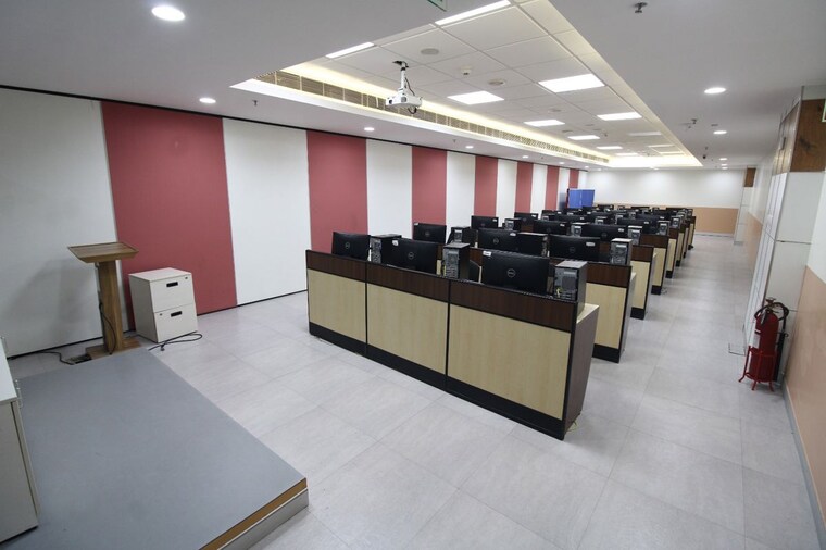 Common Area, sector 63 Commercial Office Space in IT/SEZ 1100 Sq.Ft. In Sector 63 Noida 10715600