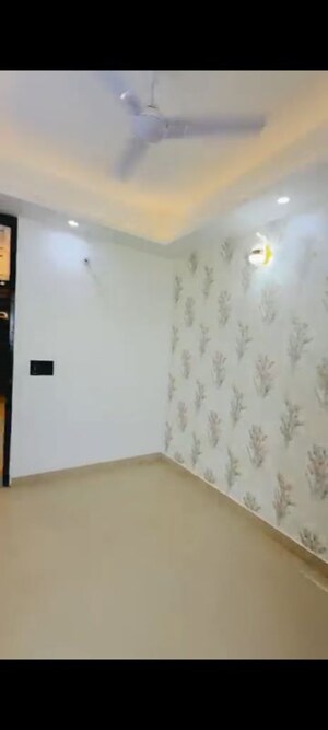 Room in 3 BHK Builder Floor at Pratap Vihar – for Sale