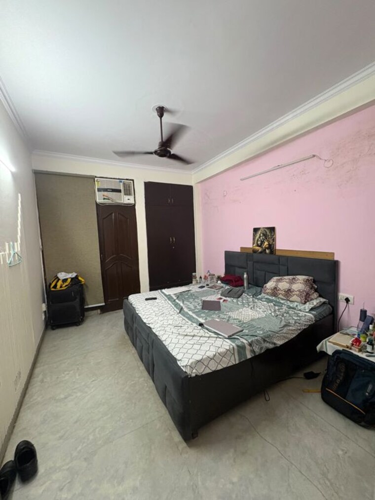 Bedroom, sushant lok i 3 Bedroom 240 Sq.Yd. Builder Floor In Sushant Lok I Gurgaon 10715601