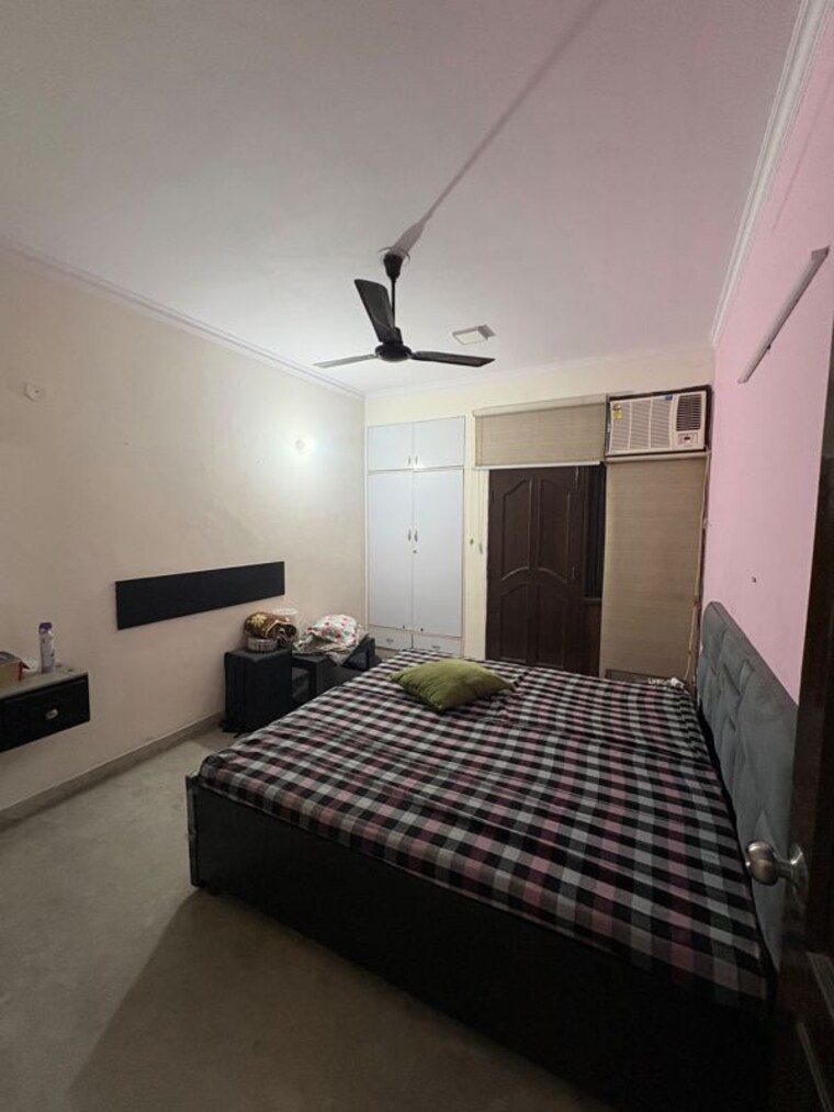 Bedroom, sushant lok i 3 Bedroom 240 Sq.Yd. Builder Floor In Sushant Lok I Gurgaon 10715601