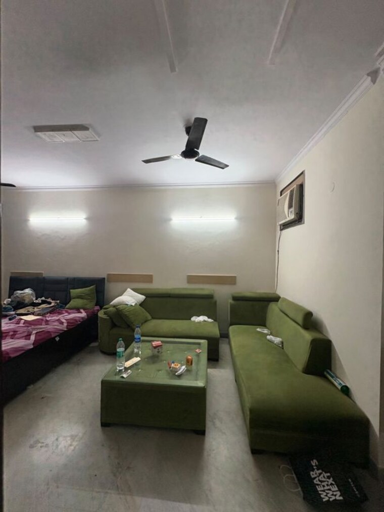 Team Area, sushant lok i 3 Bedroom 240 Sq.Yd. Builder Floor In Sushant Lok I Gurgaon 10715601