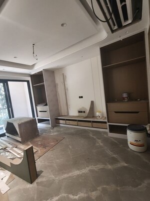 Living Room in 4 BHK Builder Floor at Dlf Phase ii – for Sale