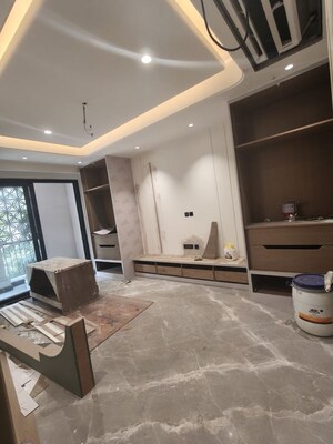 Living Room in 4 BHK Builder Floor at Dlf Phase ii – for Sale