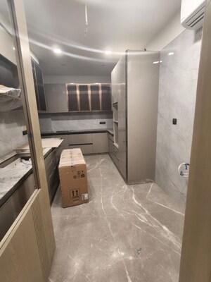 Bathroom in 4 BHK Builder Floor at Dlf Phase ii – for Sale