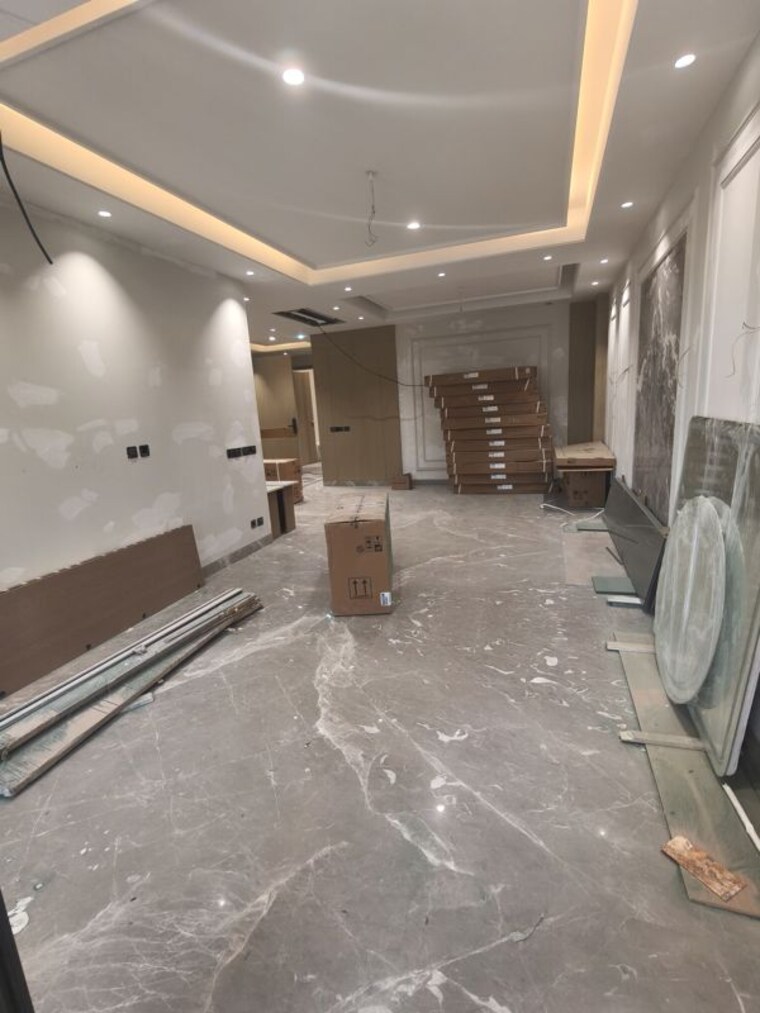  Parking, dlf phase ii 4 Bedroom 316 Sq.Yd. Builder Floor In Dlf Phase ii Gurgaon 10715597