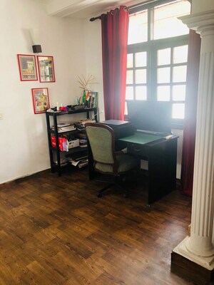 Room in 3 BHK Builder Floor at Hauz Khas – for Rent