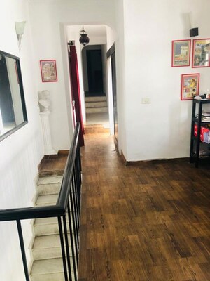 Furnished Amenities in 3 BHK Builder Floor at Hauz Khas – for Rent