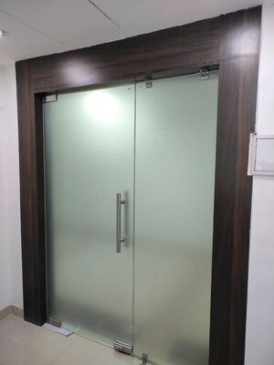 Room in  Office Space at Spaze Platinum Tower, Sector 47 – for Rent