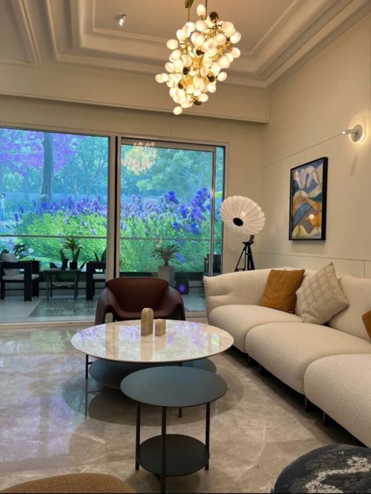 Living Room, vvip-homes 3.5 Bedroom 2955 Sq.Ft. Apartment In Gaur City 2 Greater Noida 10715604