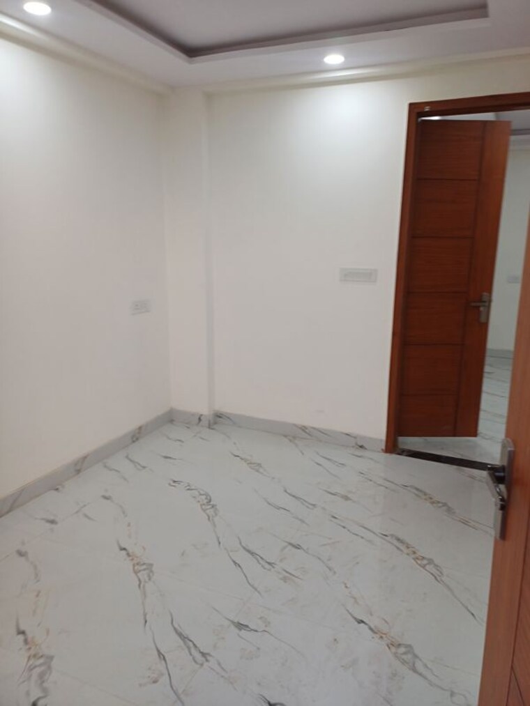 Bathroom, palla 3.5 Bedroom 50 Sq.Yd. Independent House In Palla Faridabad 10715623