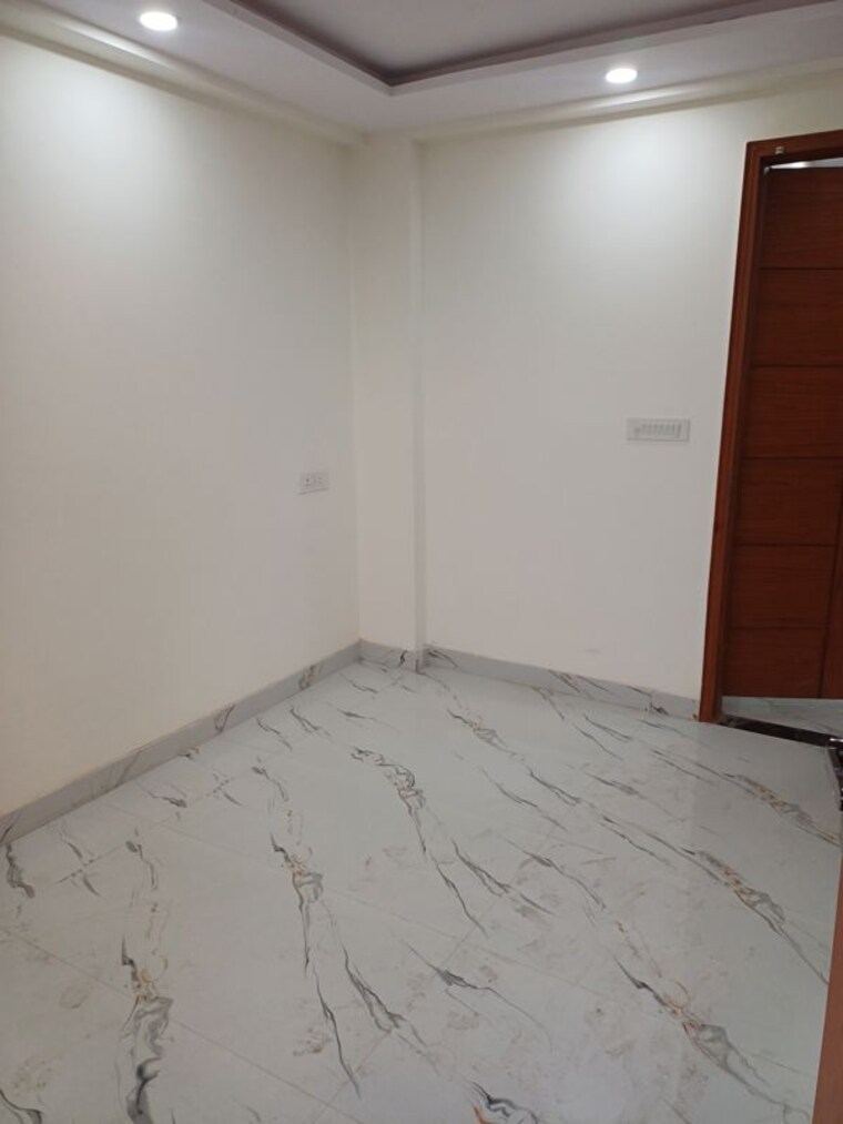 Room, palla 3.5 Bedroom 50 Sq.Yd. Independent House In Palla Faridabad 10715623
