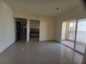 Room in 2 BHK Apartment at Puranik Abitante, Bavdhan – for Rent