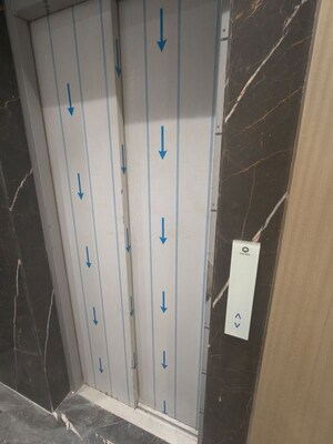 Building Lobby in 3 BHK Builder Floor at Dlf Phase ii – for Sale