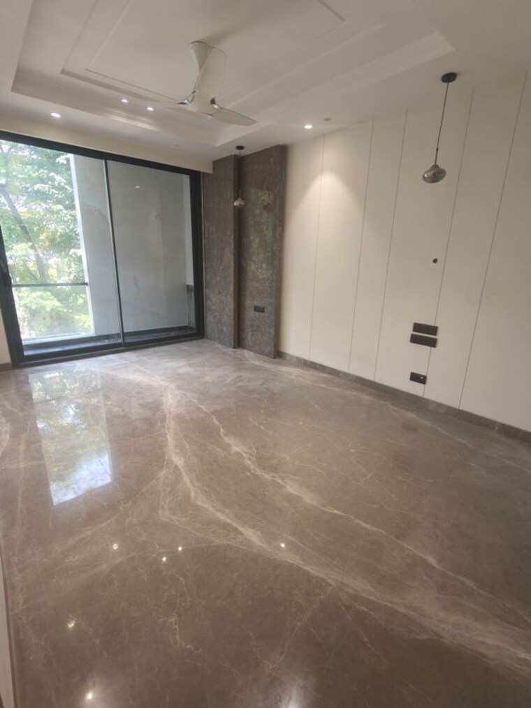 Room, dlf phase ii 3 Bedroom 250 Sq.Yd. Builder Floor In Dlf Phase ii Gurgaon 10715613