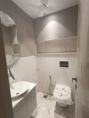 Bathroom in 3 BHK Builder Floor at Dlf Phase ii – for Sale