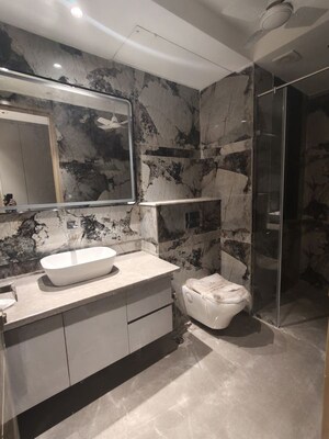 Team Area in 3 BHK Builder Floor at Dlf Phase ii – for Sale