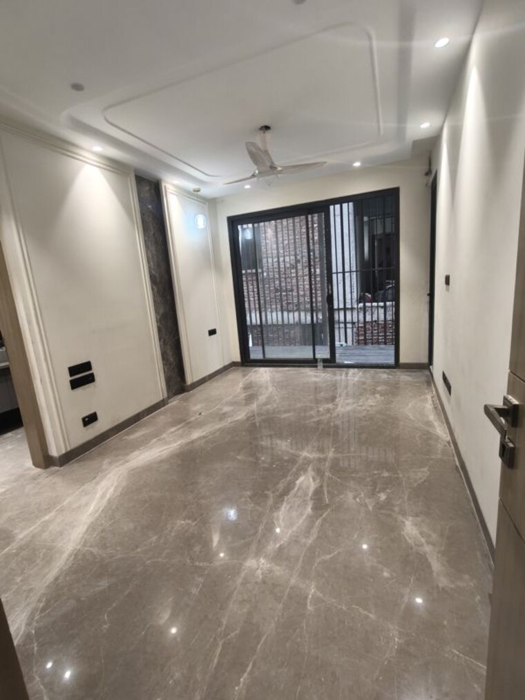 Room, dlf phase ii 3 Bedroom 250 Sq.Yd. Builder Floor In Dlf Phase ii Gurgaon 10715613