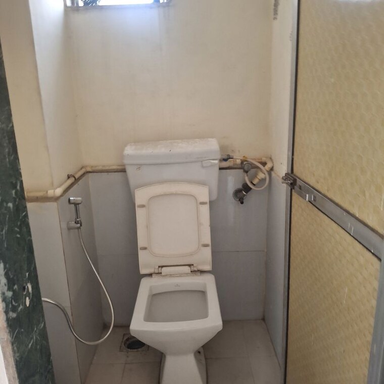 Bathroom, new-sai-darshan-chs 1 Bedroom 270 Sq.Ft. Apartment In Jogeshwari East Mumbai 10715625