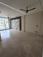 3 BHK +  215 Sq.Yd. Builder Floor in DLF Phase II