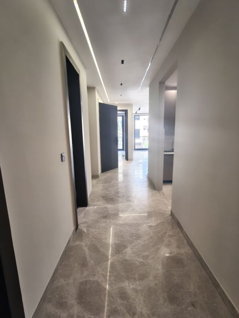 undefined, dlf phase ii 3 Bedroom 215 Sq.Yd. Builder Floor In Dlf Phase ii Gurgaon 10715628