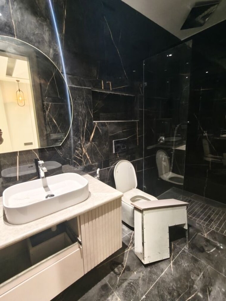 Team Area, dlf phase ii 3 Bedroom 215 Sq.Yd. Builder Floor In Dlf Phase ii Gurgaon 10715628