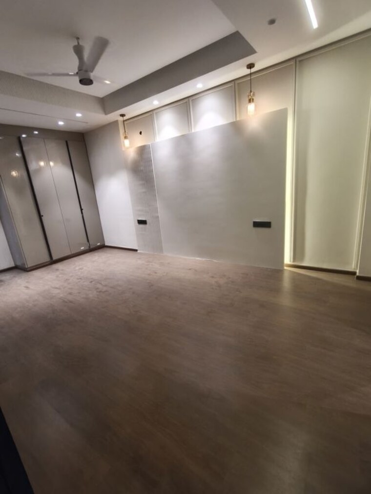 Room, dlf phase ii 3 Bedroom 215 Sq.Yd. Builder Floor In Dlf Phase ii Gurgaon 10715628