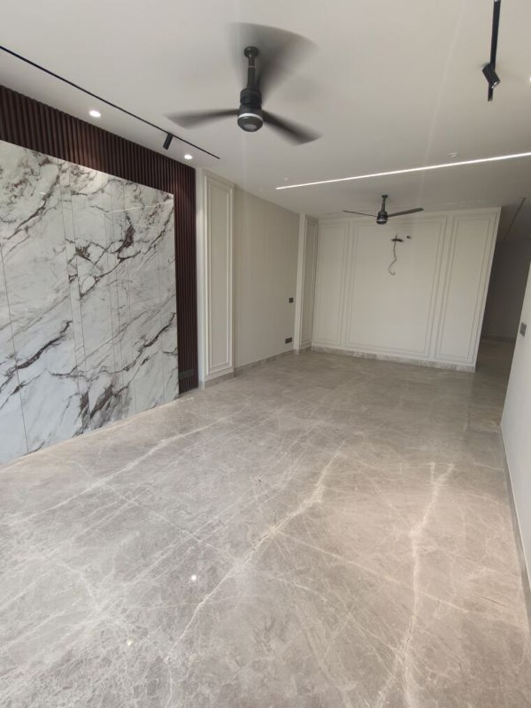 Room, dlf phase ii 3 Bedroom 215 Sq.Yd. Builder Floor In Dlf Phase ii Gurgaon 10715628