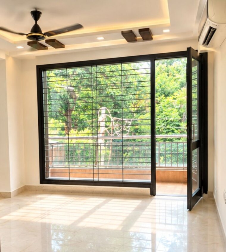 Bedroom, greater kailash i 3 Bedroom 208 Sq.Yd. Builder Floor In Greater Kailash I Delhi 10715640