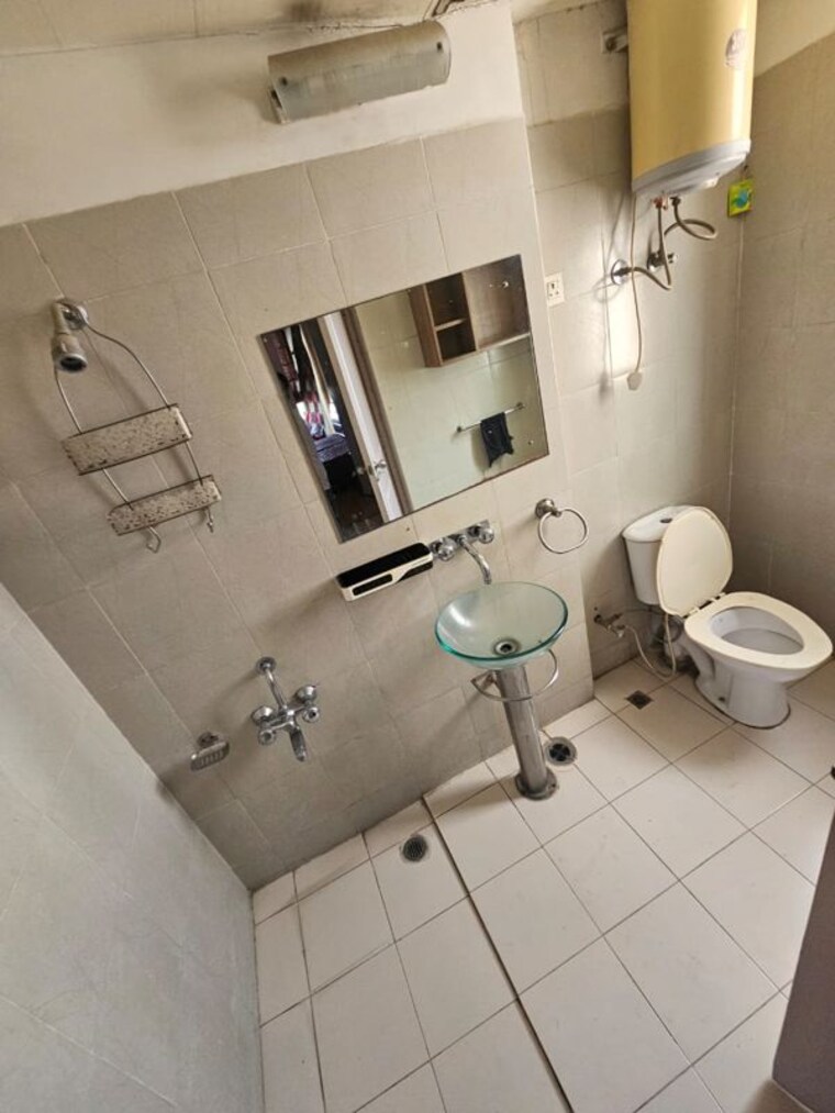 Bathroom, orchid-petals 3 Bedroom 1805 Sq.Ft. Apartment In Sector 49 Gurgaon 10715655