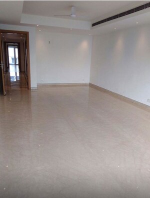 Room in 4 BHK Builder Floor at Hauz Khas – for Rent