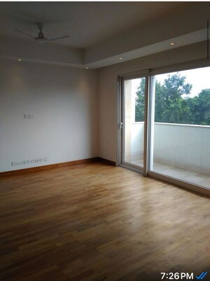 Room in 4 BHK Builder Floor at Hauz Khas – for Rent
