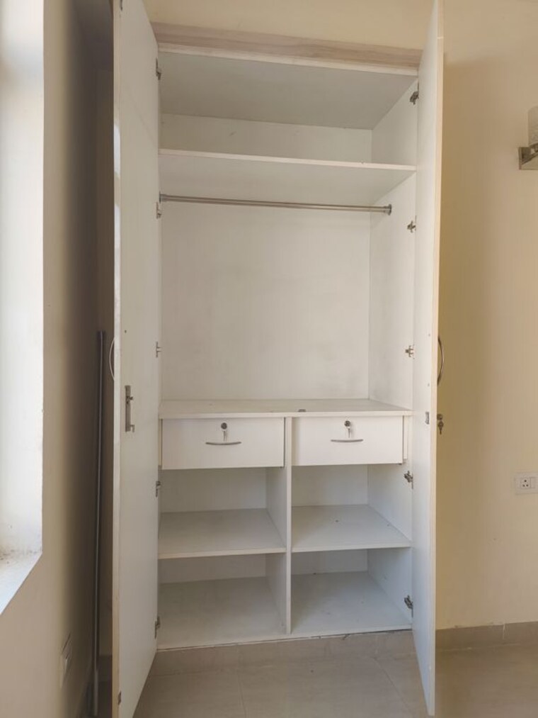 Bathroom, shree-vardhman-mantra 2 Bedroom 800 Sq.Ft. Apartment In Sector 67 Gurgaon 10715660