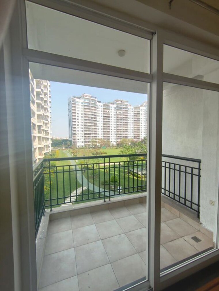 Balcony, central-park-resorts 2.5 Bedroom 1500 Sq.Ft. Apartment In Sector 48 Gurgaon 10715653