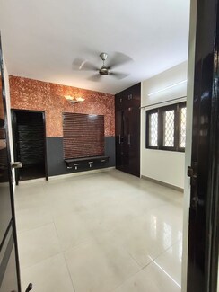2 BHK Builder Floor For Rent in Govindpuri