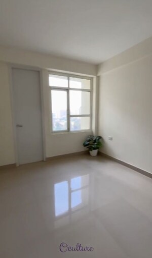 Room in 3 BHK Apartment at Pioneer Park Phase 1, Sector 61 – for Rent
