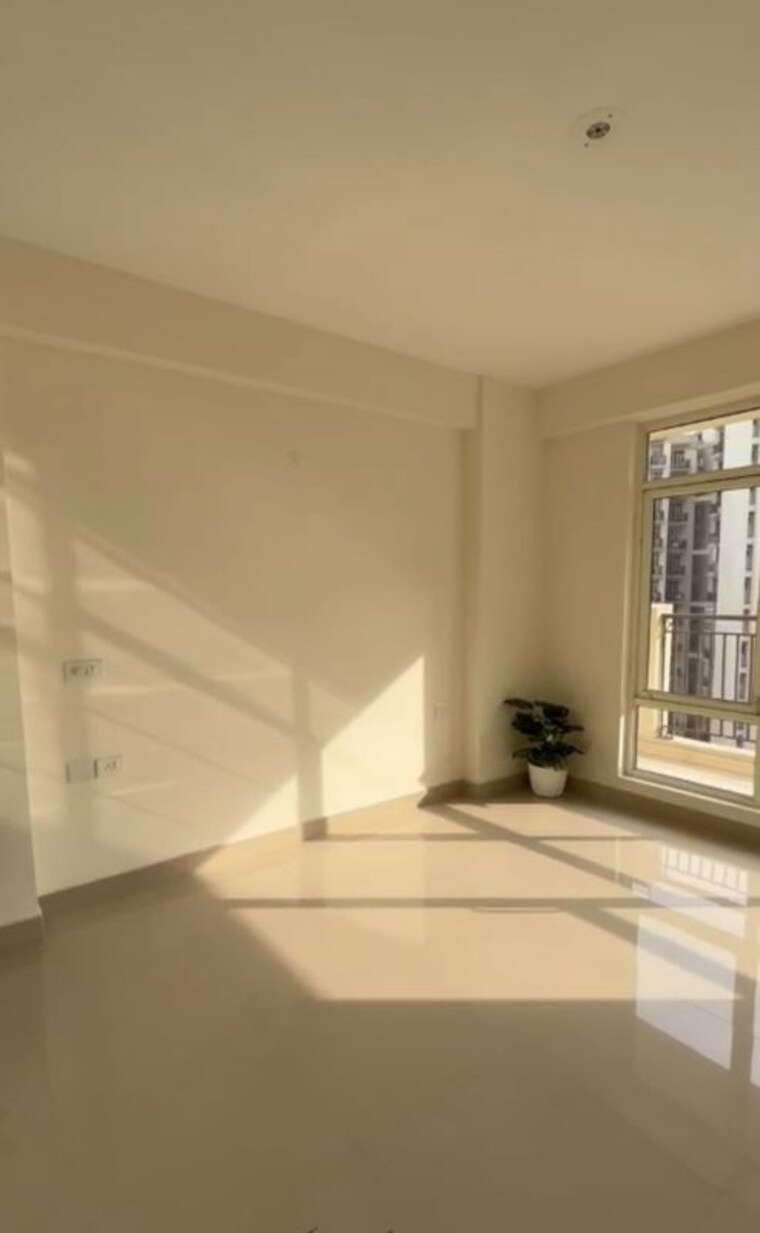 Living Room, pioneer-park-phase-1 3 Bedroom 1950 Sq.Ft. Apartment In Sector 61 Gurgaon 10715688