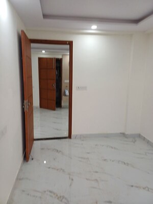 Room in 3.5 BHK Independent House at Palla – for Sale
