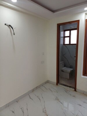 Furnished Amenities in 3.5 BHK Independent House at Palla – for Sale