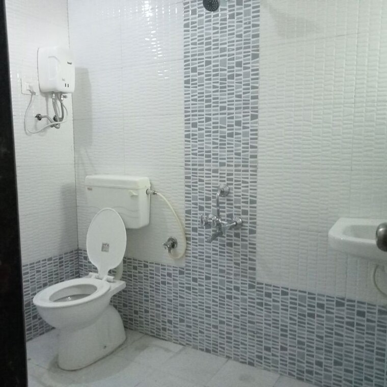 Bathroom, purshottam-nayan 2 Bedroom 950 Sq.Ft. Apartment In Ghodbunder Road Thane 10715672