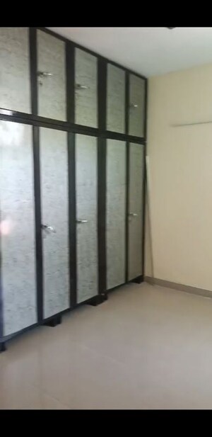 Room in 3.5 BHK Builder Floor at Rps Palms, Sector 88 – for Rent