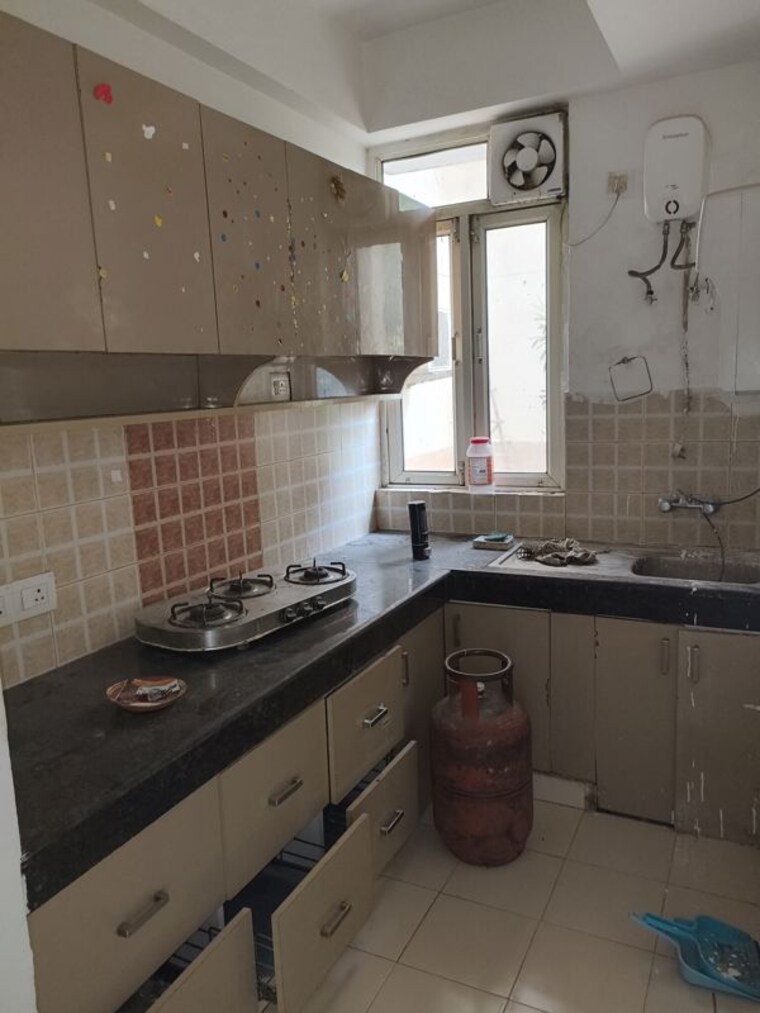 Kitchen, shree-vardhman-mantra 2 Bedroom 800 Sq.Ft. Apartment In Sector 67 Gurgaon 10715692
